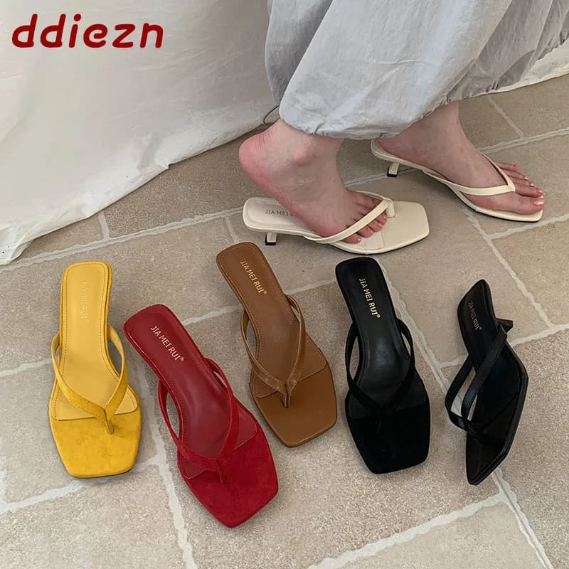 Nuove Ciabatte Estive Firmate da Donna, Sandali Casual con Tacco Basso e Punta Quadrata, Ciabatte e Sandali da Donna