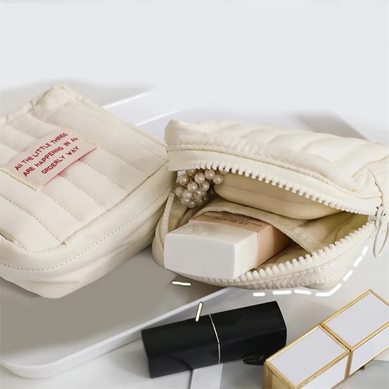 Korean Square Small Makeup Bag Student Small Earphones Zero Wallet Girl Portable Lipstick Storage Bags