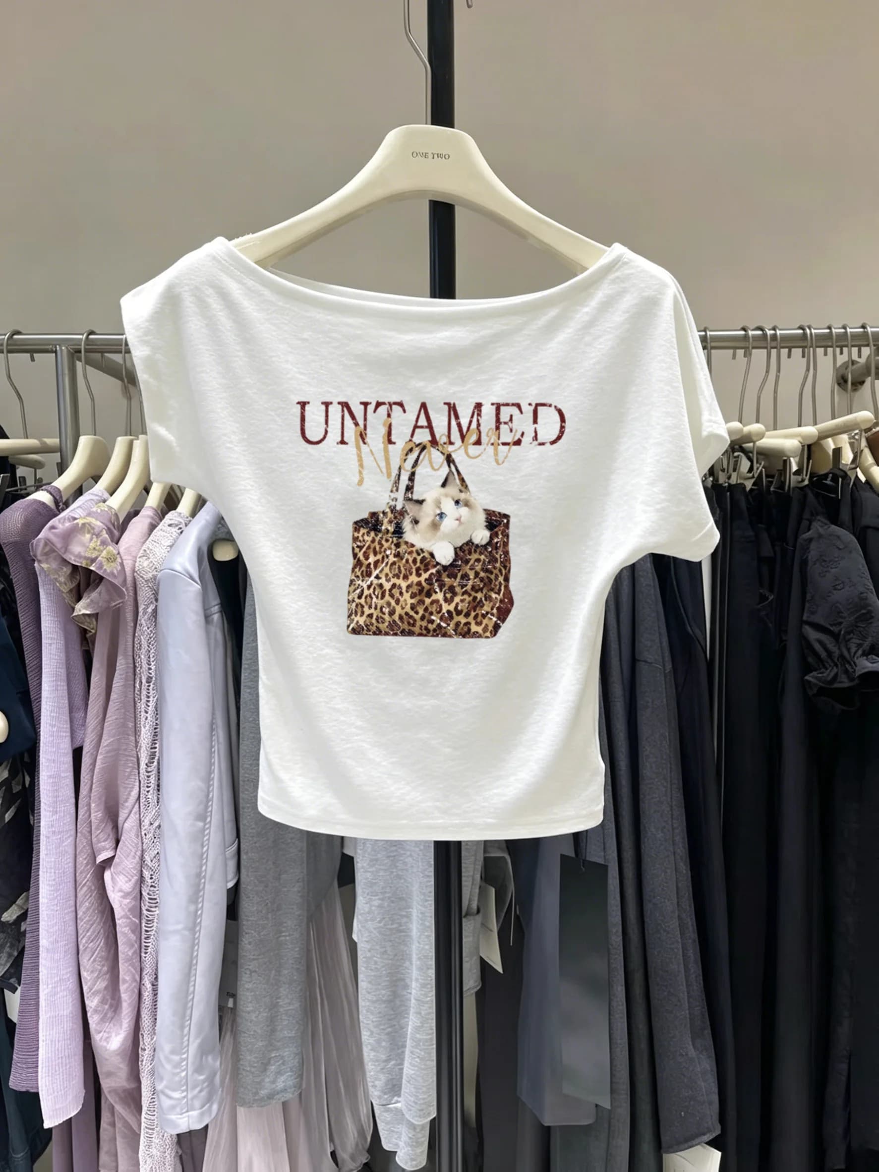 Korean Style Sweet Cool Short Sleeve T-Shirt Women Summer New Age Reduction Sexy Print Versatile Pure Desire Shoulder Design Top
