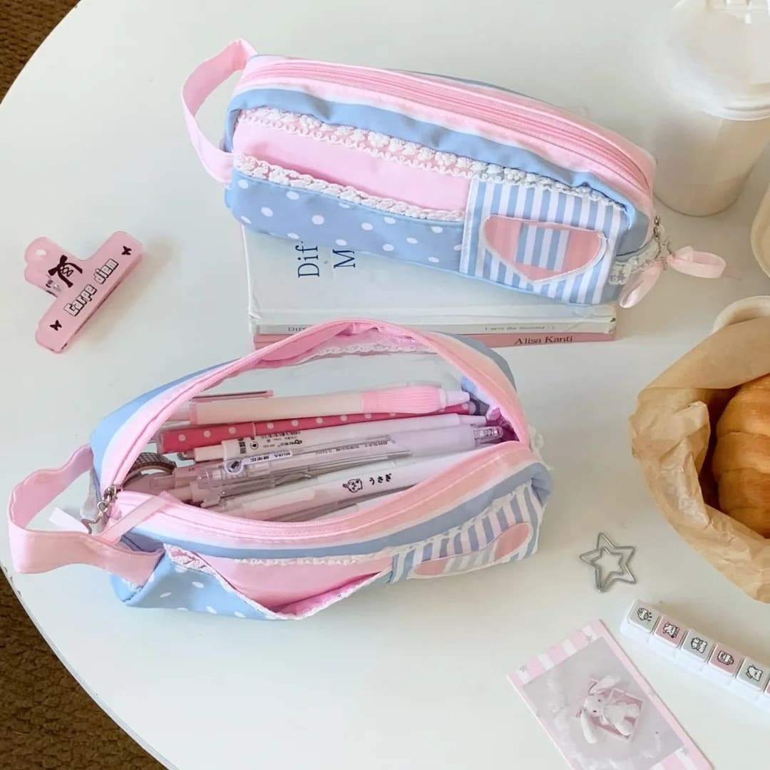 2026 new pink and blue polka dot pencil case, high-value contrast color, heart-shaped pain bag, large-capacity pencil case