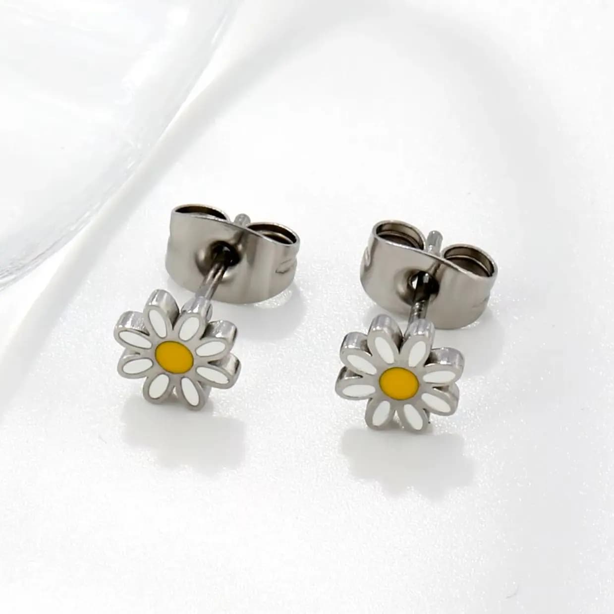 Orecchini a Perno con Fiore Margherita in Acciaio Inox 316L, Piccoli Orecchini Romantici per Ragazze/Donne, Regalo Estivo per Adolescenti