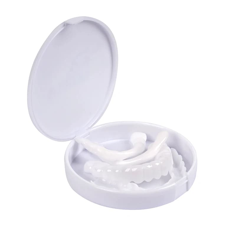 Copertura per Denti Finta in Silicone a Calzata Perfetta, Strumento Cosmetico per Sbiancamento Denti, Faccette Dentali Superiori per un Sorriso Perfetto, Spedizione Gratuita
