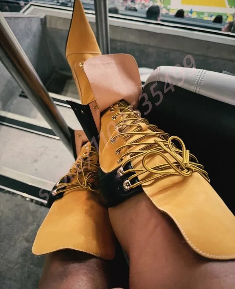 2025 Stivali a spillo da donna sexy da passerella Nuovo colore misto Cinghie incrociate Tacchi alti da festa Stivali al polpaccio stile casual moda di strada