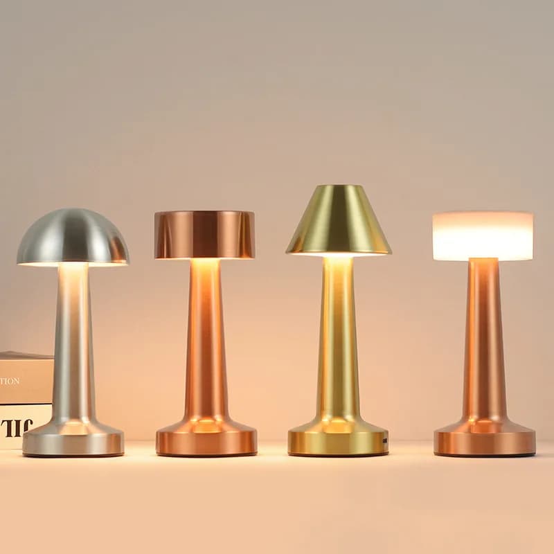 2025 Nuova luce notturna creativa con manubri a LED, lampada da tavolo decorativa moderna di lusso leggera di fascia alta, piccola lampada da tavolo retrò da bar