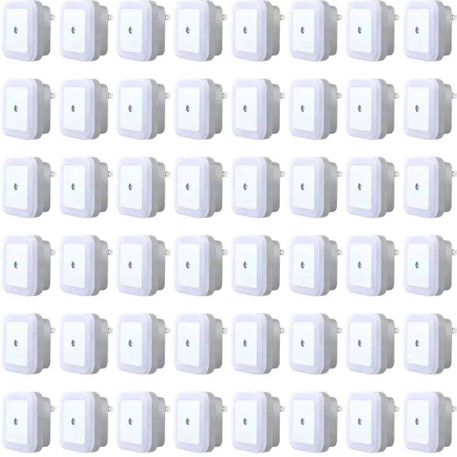 Confezione da 48 Luci Notturne LED con Sensore Intelligente, Lampade Automatiche da Parete per Camera da Letto e Bagno