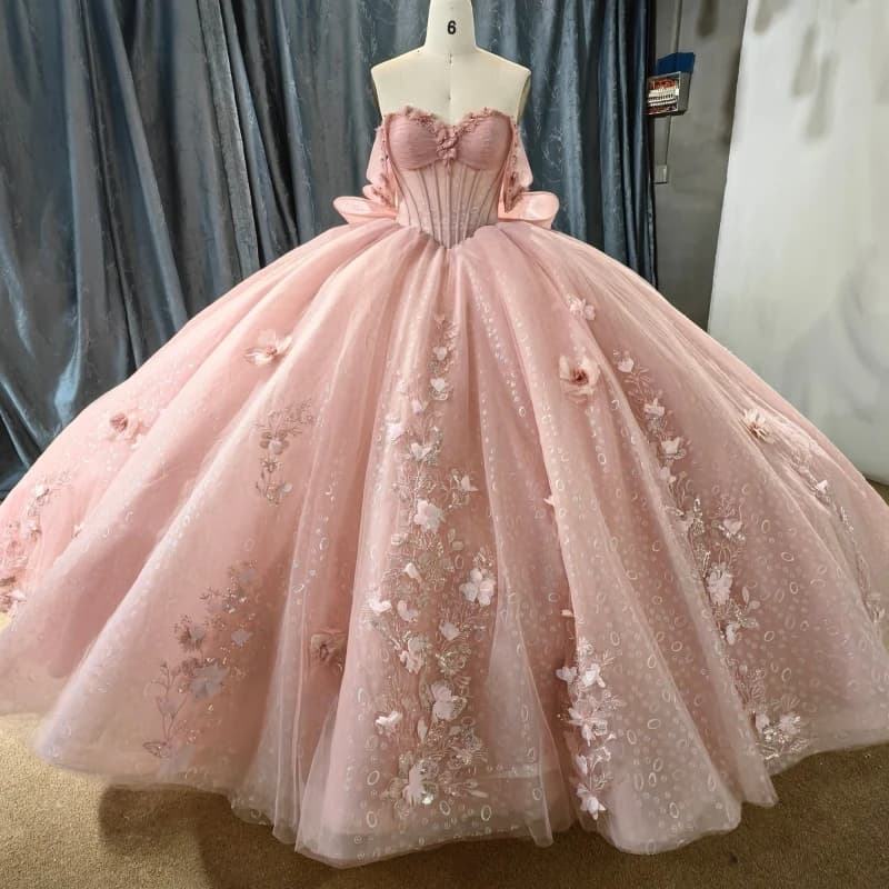 Abito da ballo rosa lucido Abiti Quinceanera con spalle scoperte Applique Fiore Tull Perline Fiocco Corsetto Festa Compleanno Abito dolce 16