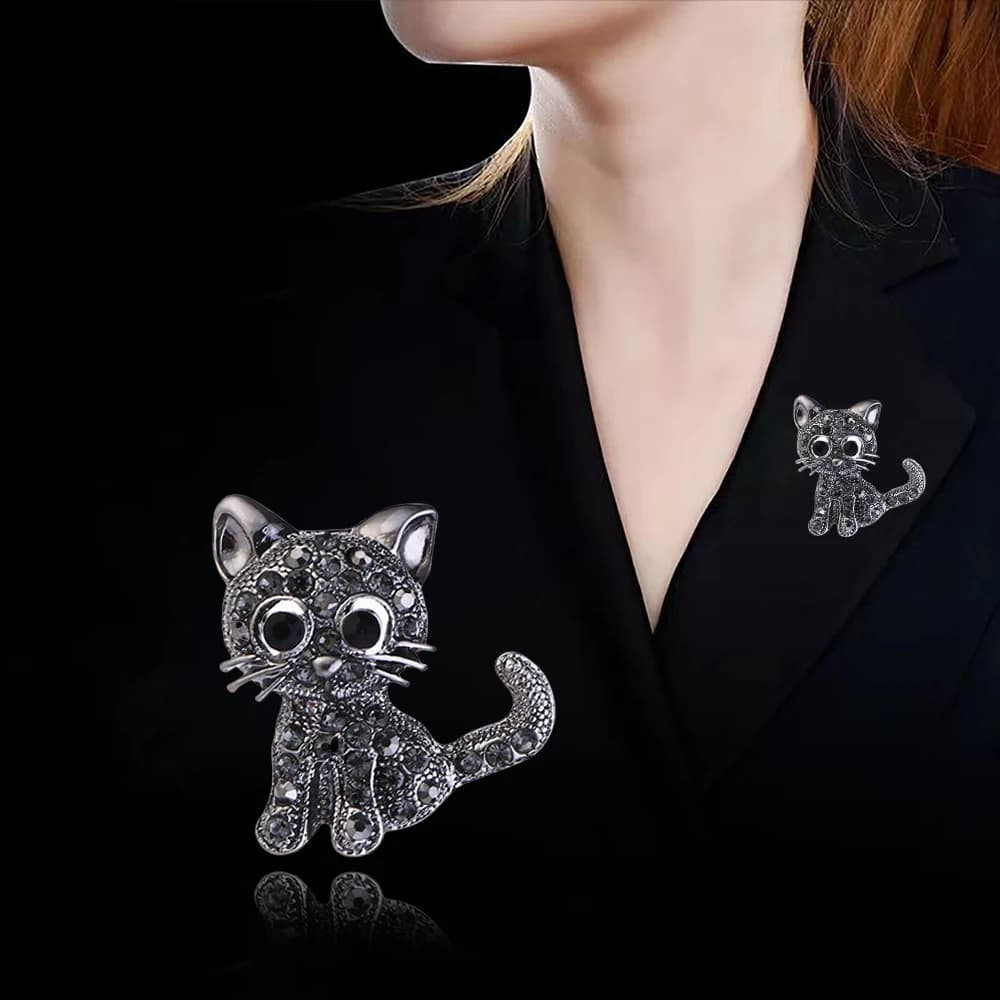 Fashion Black Rhinestone Cat Brooches Vintage Alloy Animal Pin for Women Backpack Badges Clothing Accessories Lucky Jewelry Gift