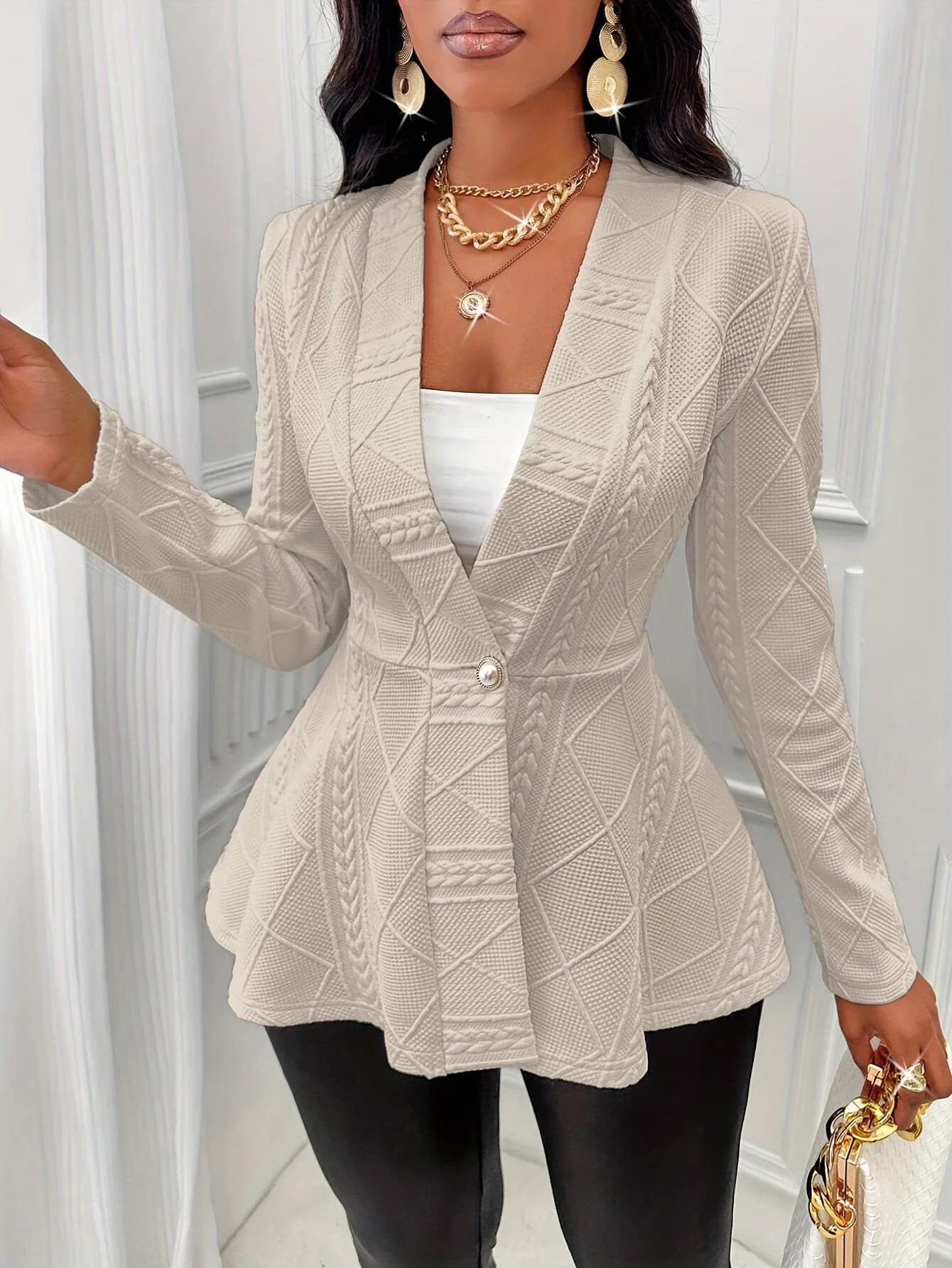 Solid-colored textured single-button jacket