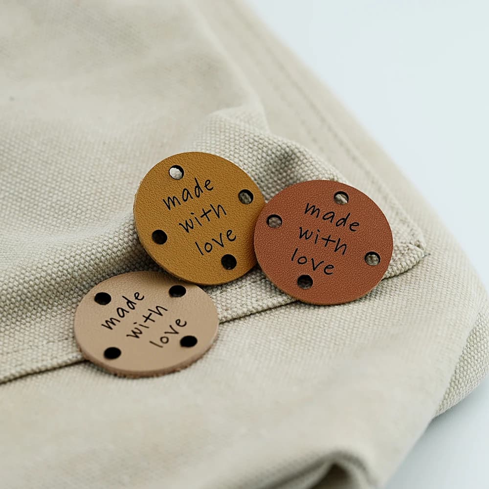 Etichette Rotonde in Pelle Personalizzate 32mm Incisione Laser Logo Personalizzato Fai da Te Artigianato Abbigliamento Borse Cappelli Eco-Friendly 1mm Pre-Forate