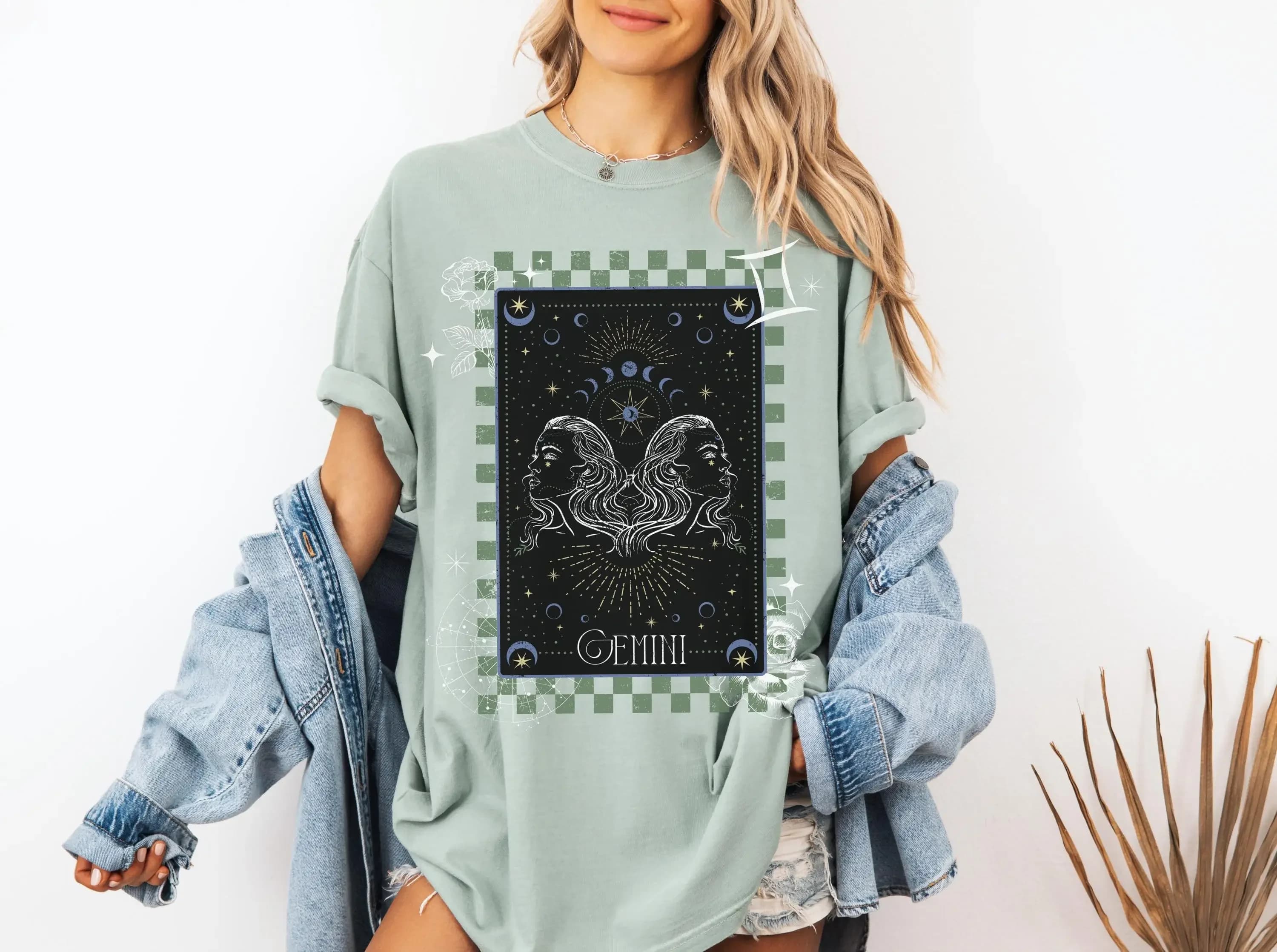 Gemini Zodiaco T Shirt Comfort Colori Astrologia Oroscopo Stella Segno Sole Tarocchi Carta Arte Compleanno