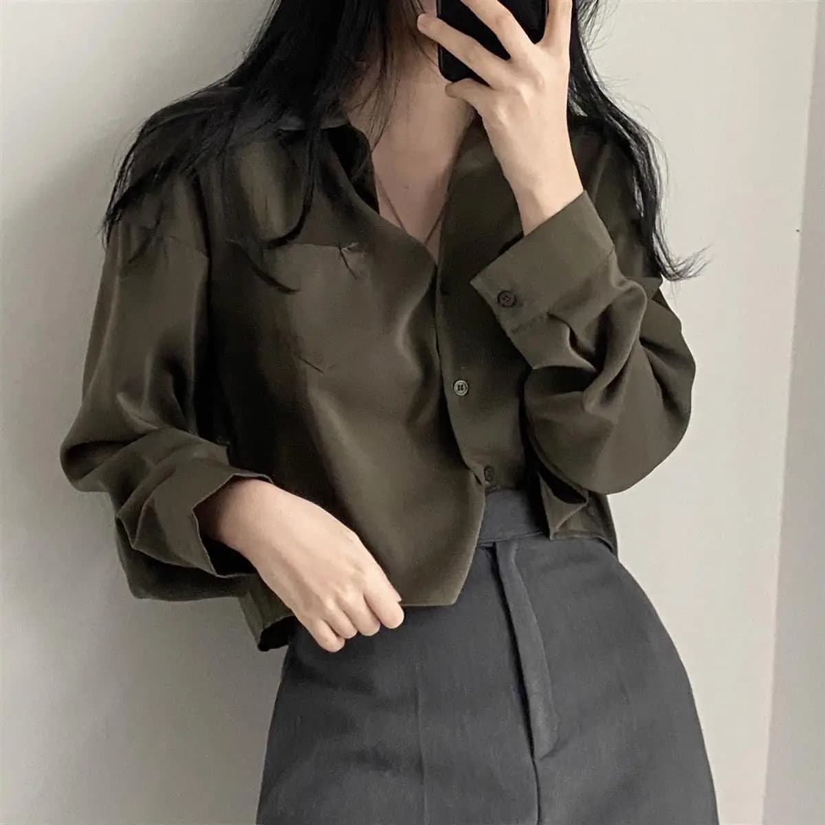Camicia e camicetta a maniche lunghe tinta unita allentata monopetto semplice Top corto di tendenza OL Semplice ed elegante Nuovo in abiti Moda casual