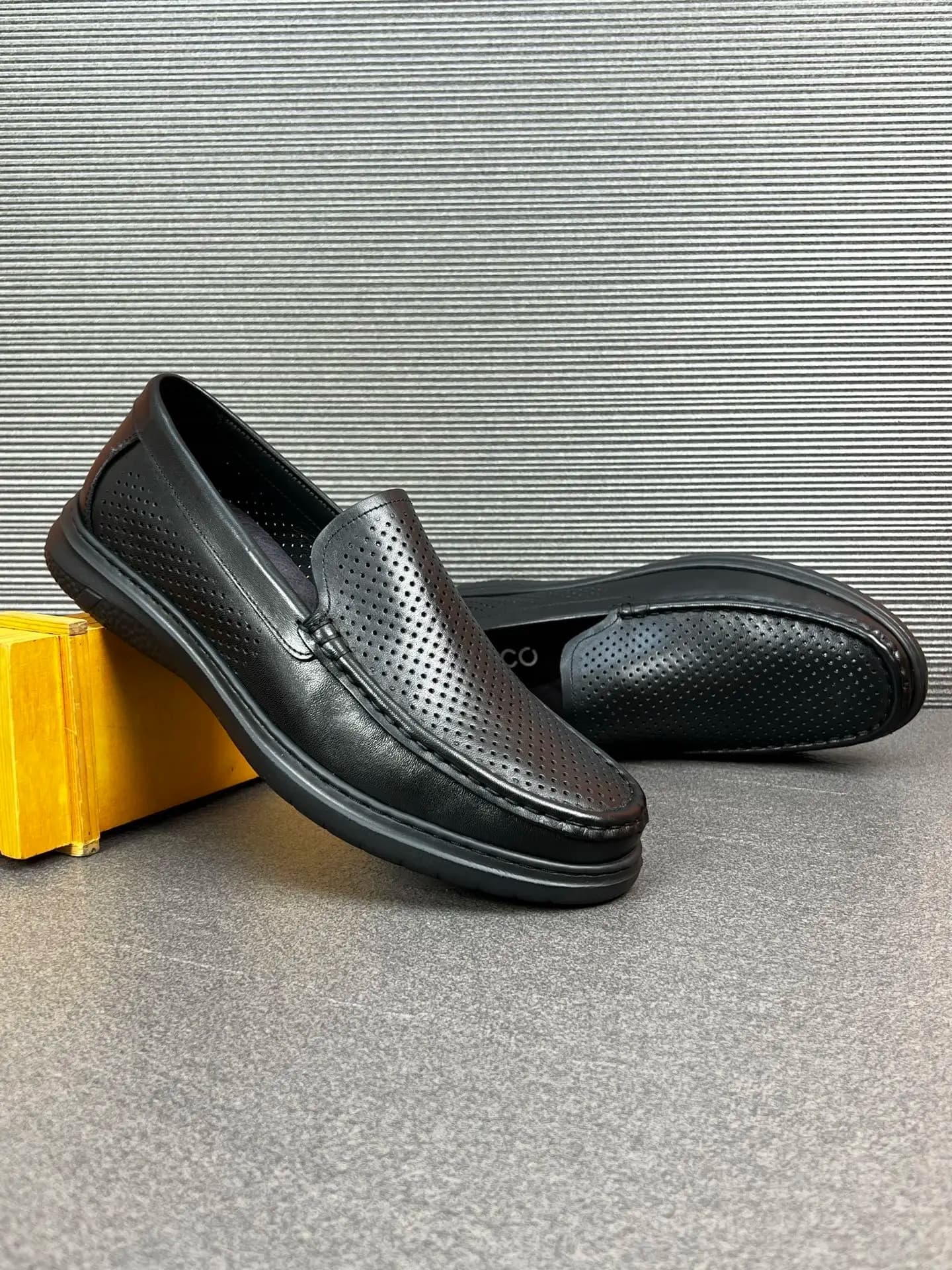 CO Mocassini in pelle traspirante da uomo, sneakers casual, scarpe da guida perforate, scarpe estive piatte in rete, slip-on, da passeggio