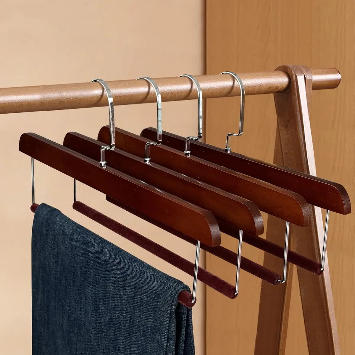 5 Pezzi Grucce in Legno Massello Antiscivolo with Flock Coating, Coats, Knittings, Pants, Organizer for Armadi and Guardaroba
