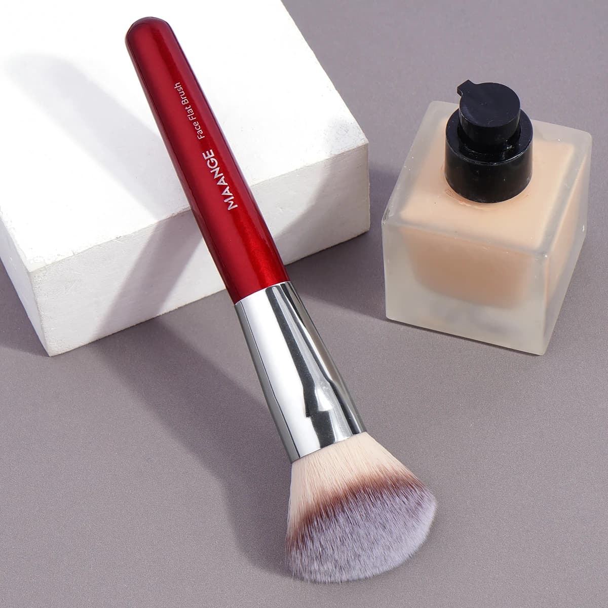 MAANGE 1PCS Angolo Fondotinta Pennello per trucco Correttore Fard Miscelazione Spazzola per capelli morbida e densa per Crema liquida Strumenti di bellezza cosmetica