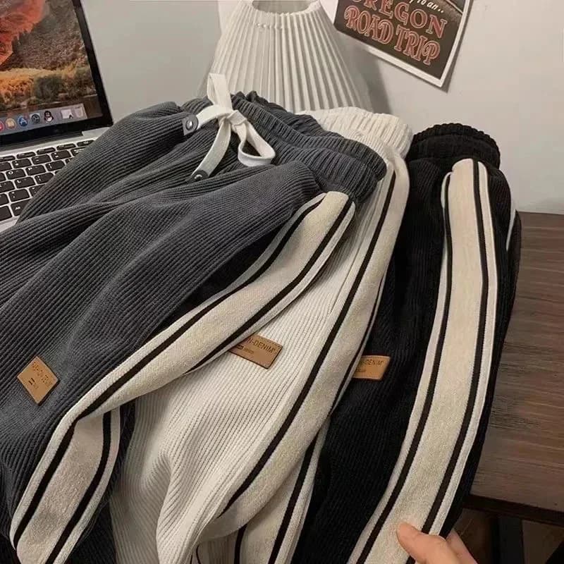 Pantaloni sportivi dritti larghi a righe laterali primaverili e autunnali da uomo, bellissimi pantaloni casual in velluto a coste con volant da strada