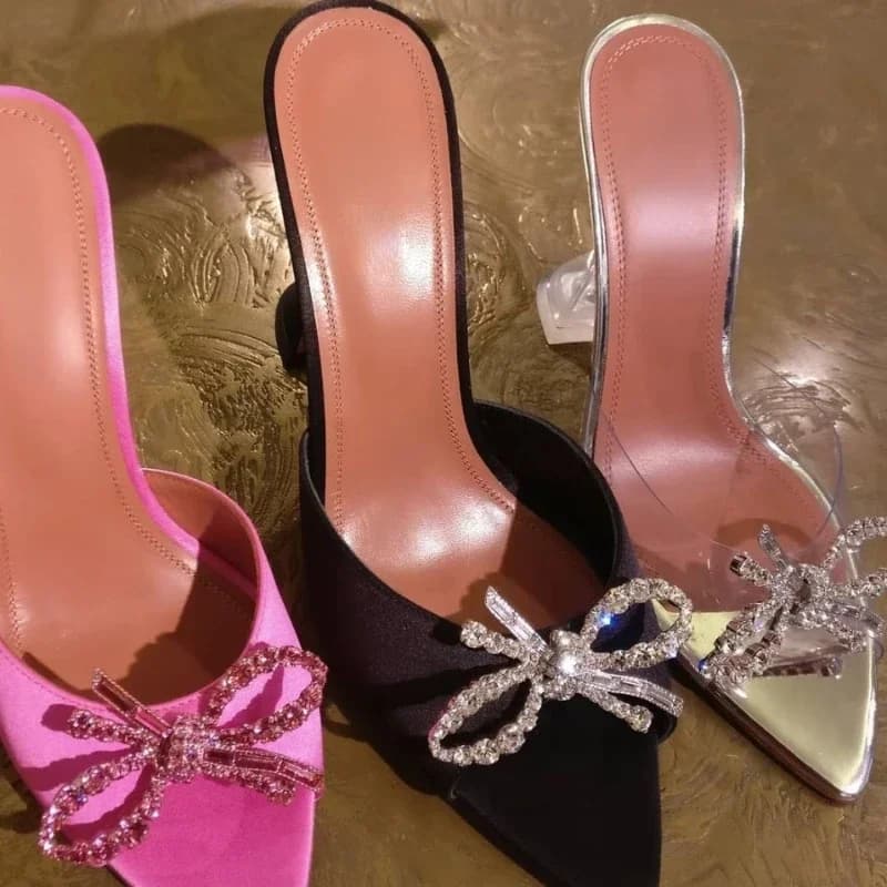 2024 Nuovo fiocco strass bocca di pesce punta aperta tacchi alti bicchiere di vino con pantofole sandali da donna con tacco medio