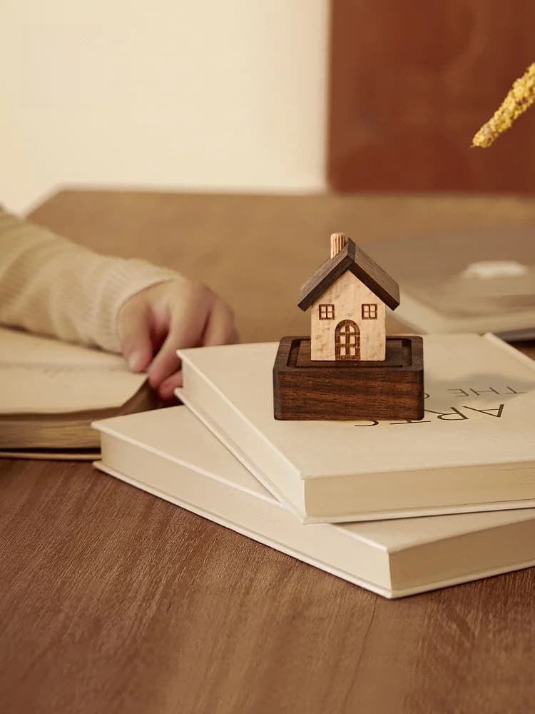 Diffusore Creativo a Forma di Casetta in Legno, Decorazioni da Tavolo, Decorazioni per Comodino Camera da Letto, Accessori per la Casa Artigianali in Stile Francese