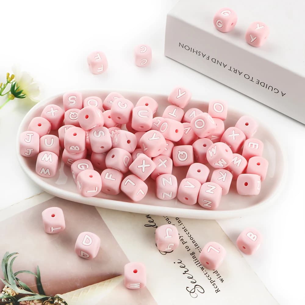 Sunrony 10 ~ 100 pezzi lettere in silicone perline 12MM rosa quadrato alfabeto perline braccialetto fai da te accessori fatti a mano per la creazione di gioielli