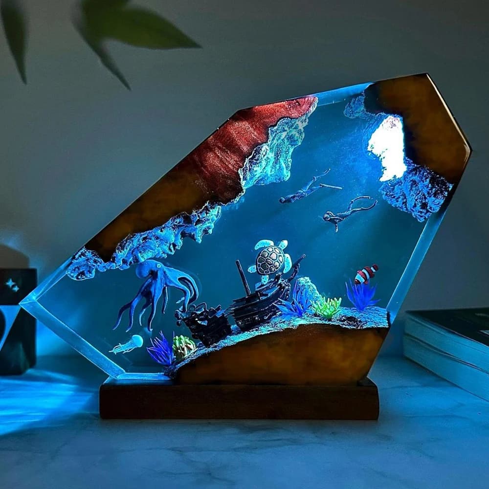 Ocean Animals Organism Resin Table Light Creactive Art Decoration Lamp Octopus Wreckship Divers Theme Night Light USB Charge