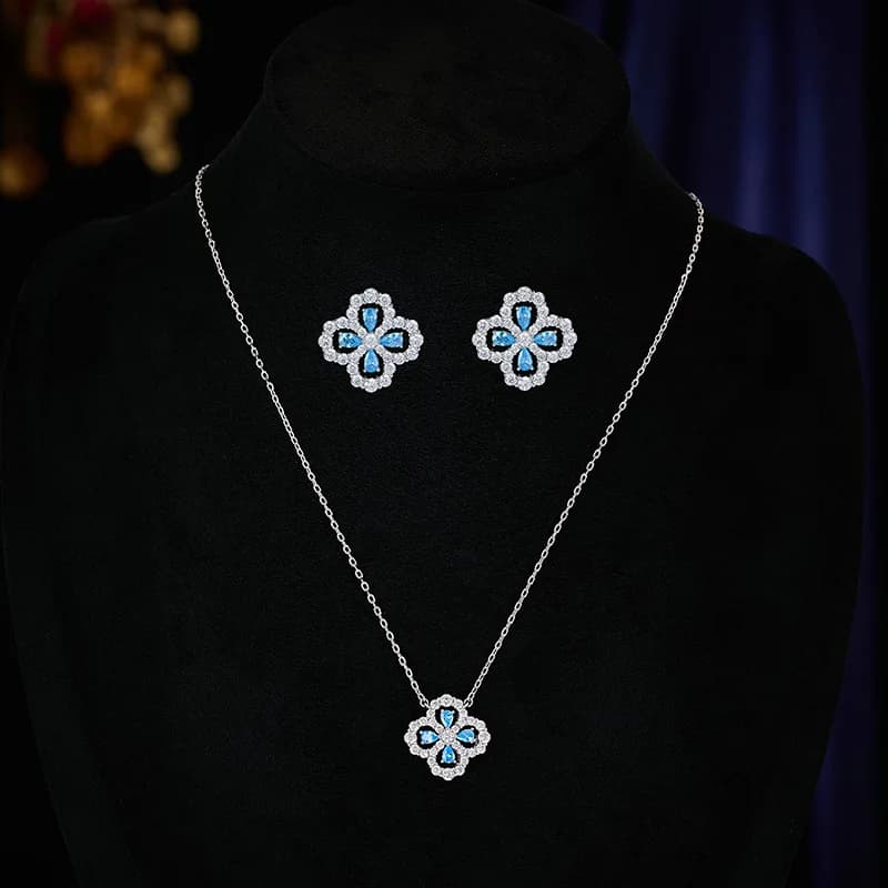 Set di collana e orecchini con trifoglio fortunato con pietre preziose di lusso, lussuosa catena con clavicola piena di diamanti, gioielli versatili con zirconi di fascia alta
