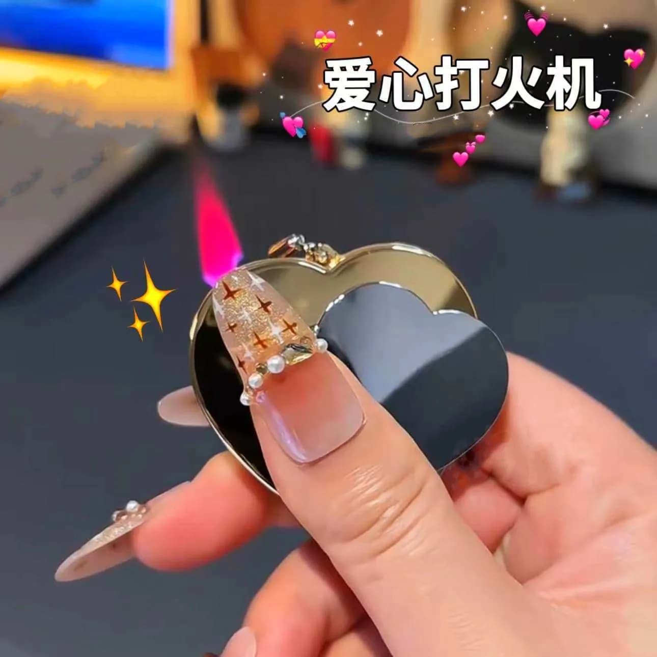 Nuovo accendino a sospensione a forma di cuore in metallo accendino portatile gonfiabile con fiamma rosa jet antivento per uomini e donne come regalo