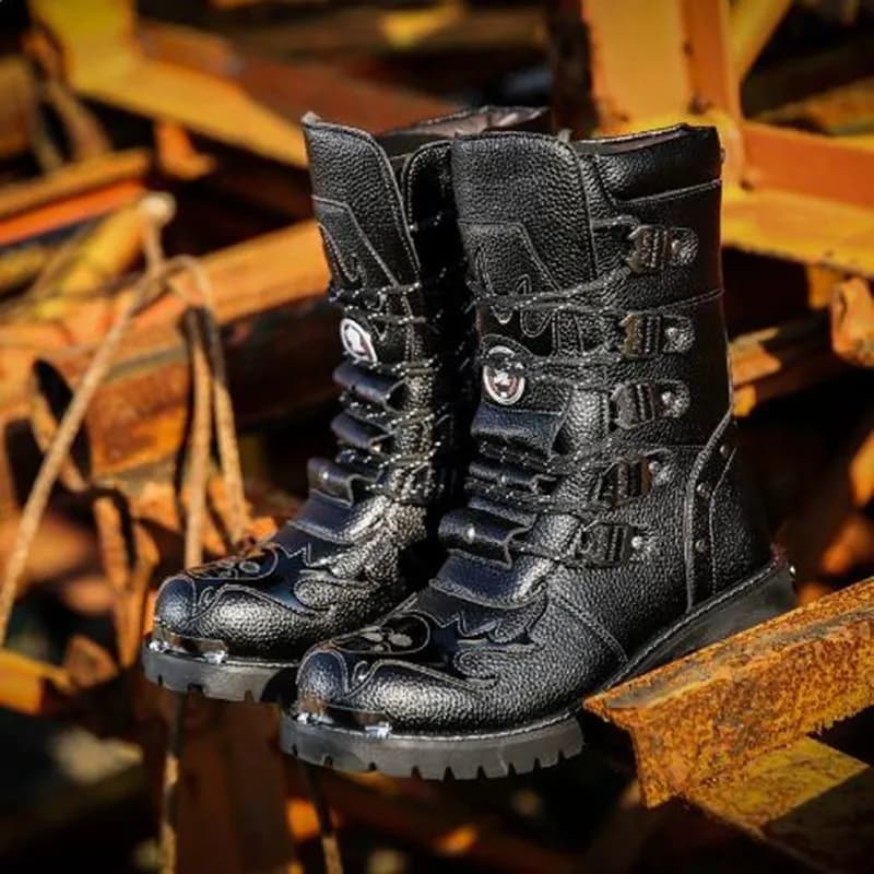 Nuovi Stivali da Moto alla Moda per Uomo, Stile Punk Rock, in Pelle Nera, Altezza Media, Scarpe Casual con Punta in Acciaio, Taglie Grandi 38-46