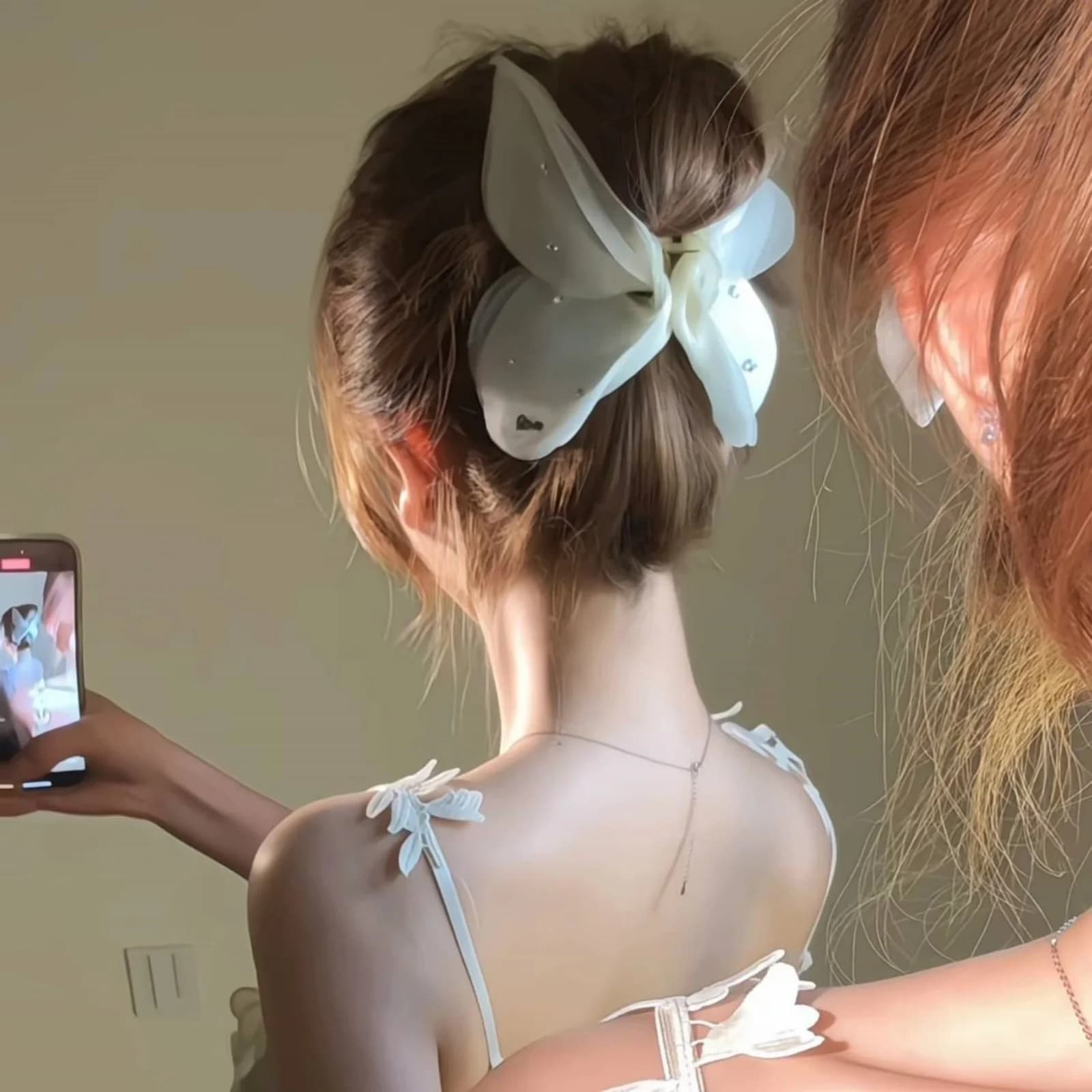 1PC Fermaglio per capelli a forma di farfalla in tulle lucido, elegante clip a squalo francese, delicato accessorio per capelli da donna per la parte posteriore della testa