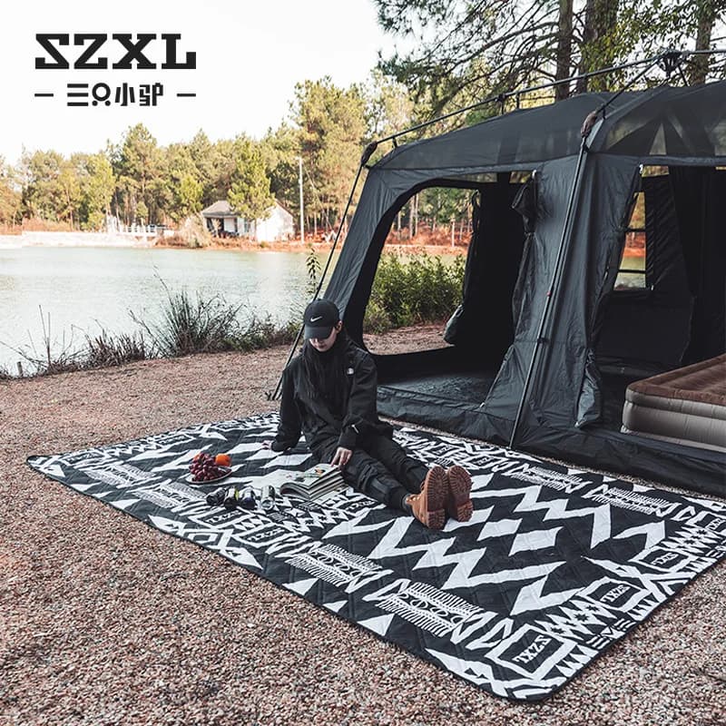 Portable Humidity Resistant Camping Mat Naturehike, Outdoor picnic waterproof mat, beach mat, thickened carpet, camping accessories