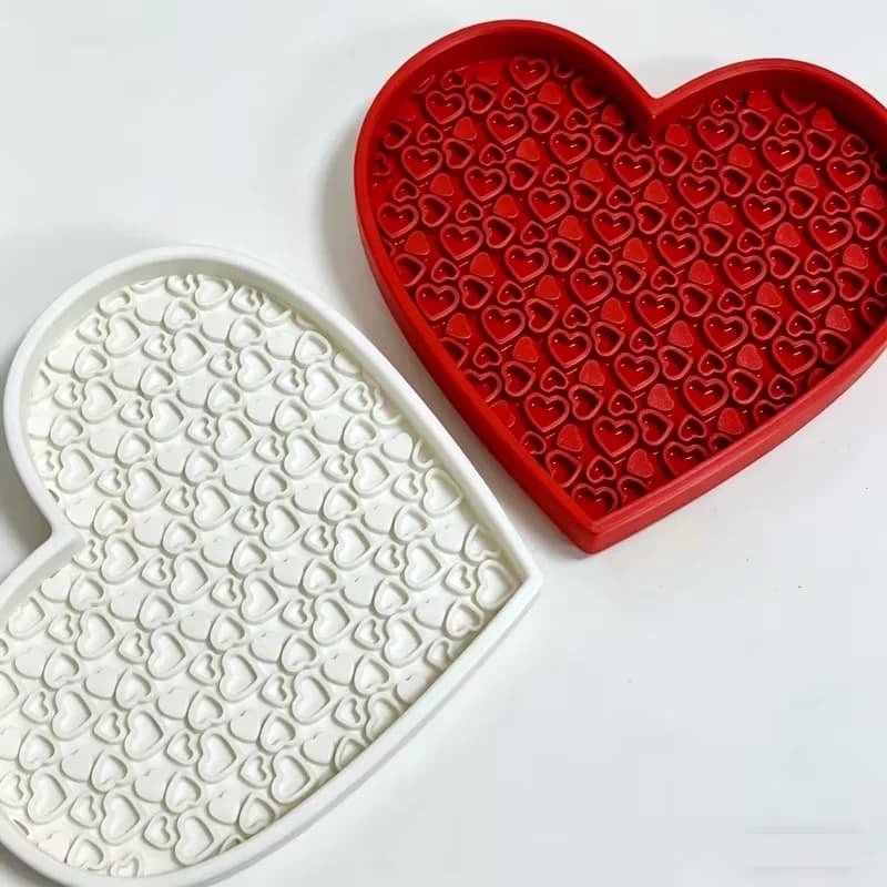 Portable Heart-shaped Makeup Brush Cleaning Tray with Textured Bottom Design Easy to Store Mat for Cosmetics And Beauty Tools