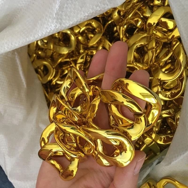 Collana e robusta Rapper con catena in oro finto anni '90 Collana in plastica dorata Hip Hop