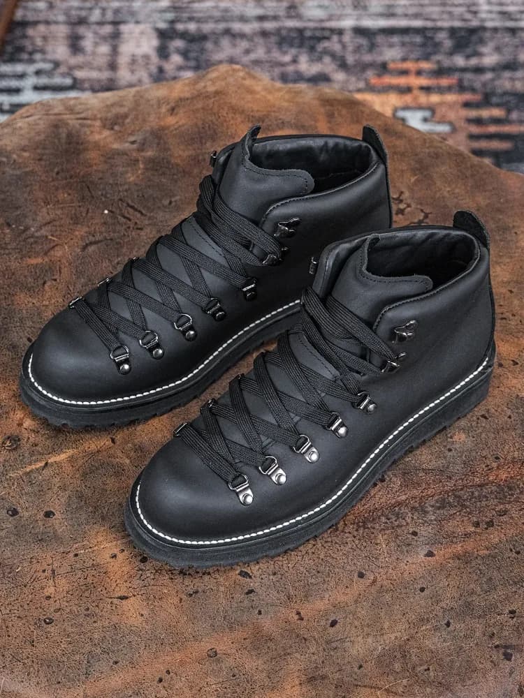 Handcrafted Genuine Leather Hiking Shoes Retro Men Goodyear Welted Walking Trekking Shoes Outdoor Trendy Casual Ankle Boots