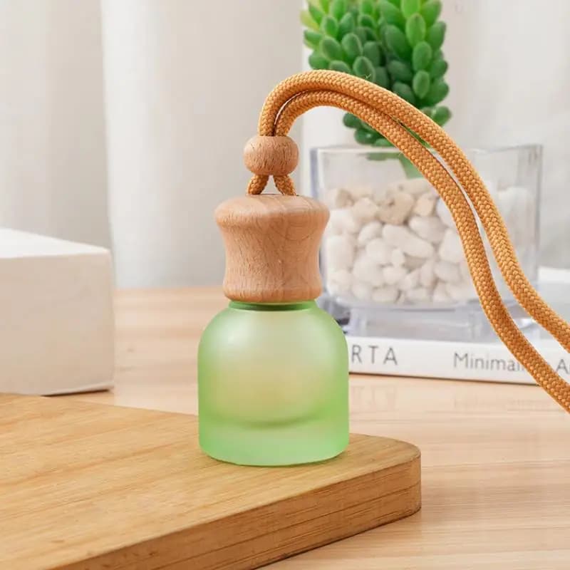 Bottiglia di vetro di profumo pendente per deodorante per auto vuoto satinato da 11 ml con tappi in legno Bottiglia di diffusore di olio essenziale per auto riutilizzabile