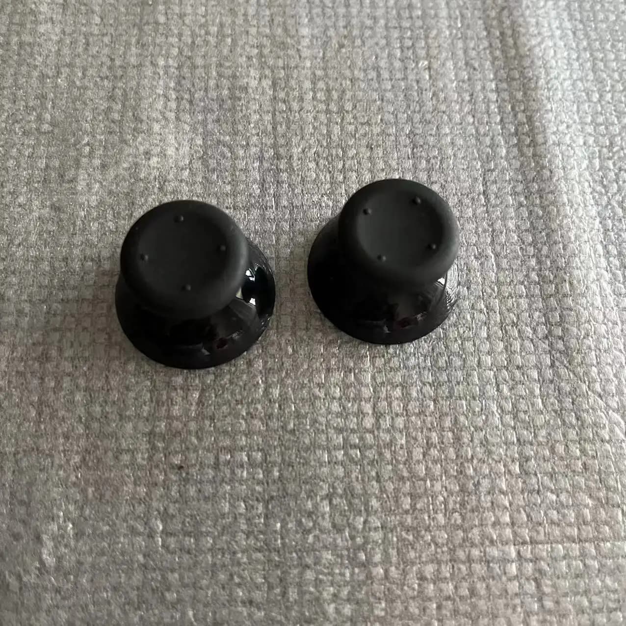 Tappo Joystick con pulsante Thumbstick in gomma nera da 40 pezzi per Controller XBox 360