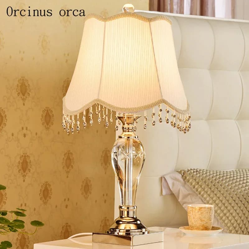 Lampada da scrivania in cristallo americano lampada da comodino soggiorno lampada da tavolo decorativa moderna semplice e creativa spedizione gratuita