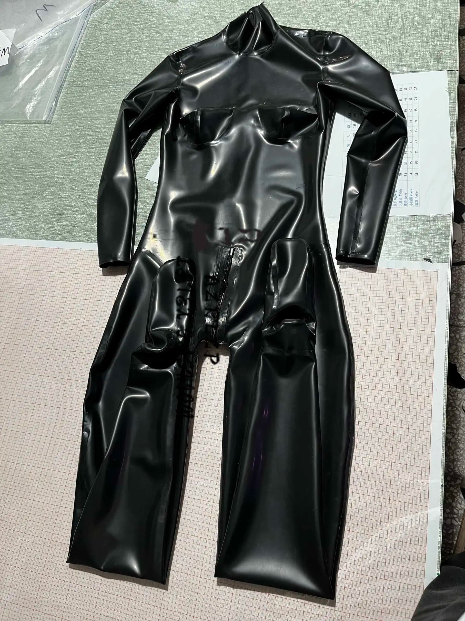 Body in gomma CatSuit in puro lattice naturale al 100% Taglio 3D con guanti e calzini
