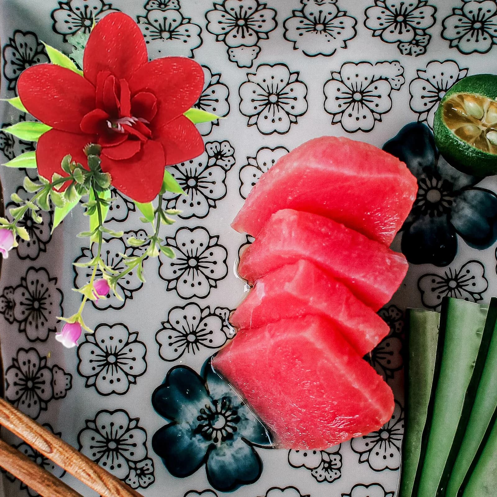 10 Pezzi Ornamenti Floreali per Piatti di Sushi, Fiori Artificiali in PVC, Resistenti e Difficili da Rompere, Ideali per Decorare Piatti di Sashimi nei Ristoranti
