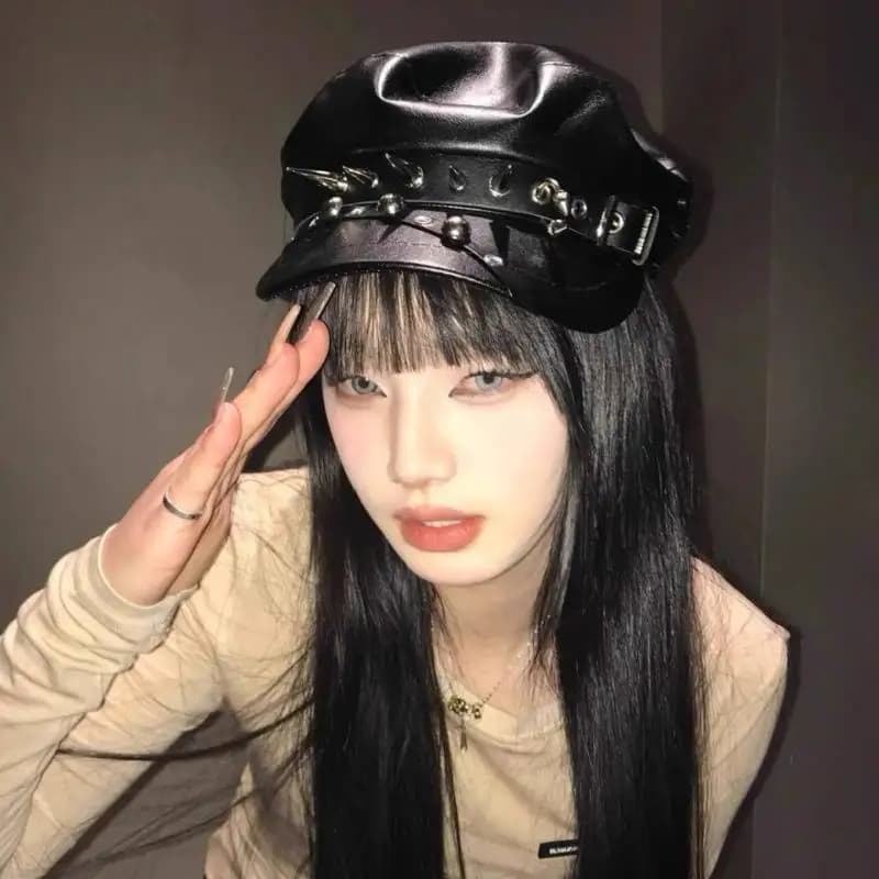 New【Vintage Rivet Beret Y2K Girl Gothic Lolita Black Leather Dark Face Revealing Flat Top Newsboy Caps Sunscreen Beret Cap】