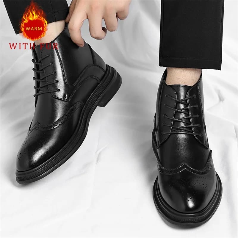 Nuovi stivali autunnali e invernali da uomo Elegante gentiluomo stile classico Lavoro Affari 37-48 Scarpe alte in pelle da esterno Calde