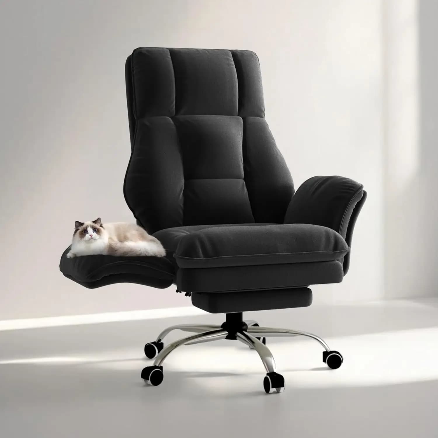 Sedia da Ufficio Grande e Alta, con Braccioli Ribaltabili per Animali Domestici e Posizione Gambe Incrociate, Sedia Ergonomica Direzionale per Computer e Gaming con Poggiapiedi