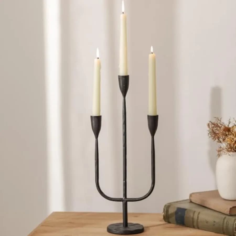 Candelabri Neri: Portacandele Alti in Metallo Vintage per Candele Affusolate, in Ferro per Centrotavola Natalizio