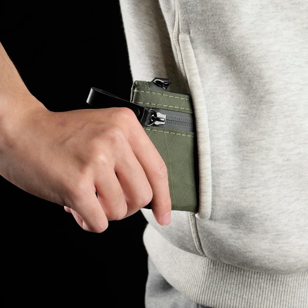 Portafoglio con cerniera e blocco RFID per contanti e carte - Realizzato con tessuti resistenti alle intemperie e neutri in termini di emissioni di carbonio, cerniera, nero