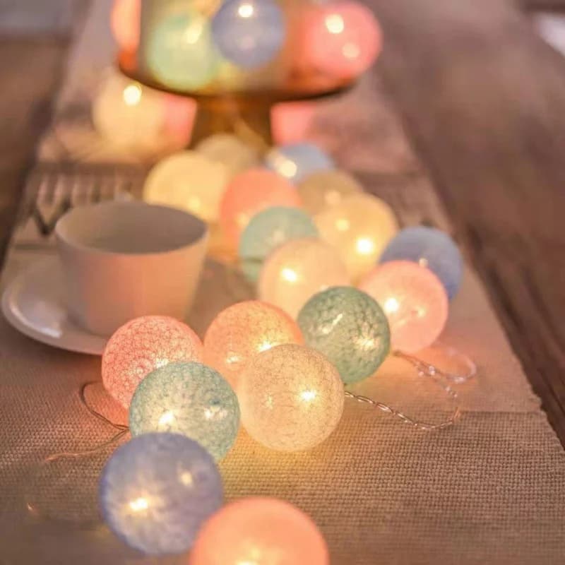 Catena di Luci Natalizie a Palline di Cotone 10/20 LED, Lampade Decorative per Interni ed Esterni, Ghirlande per Matrimoni e Feste