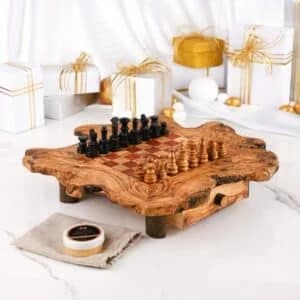 Set di scacchi rustico in legno con contenitore