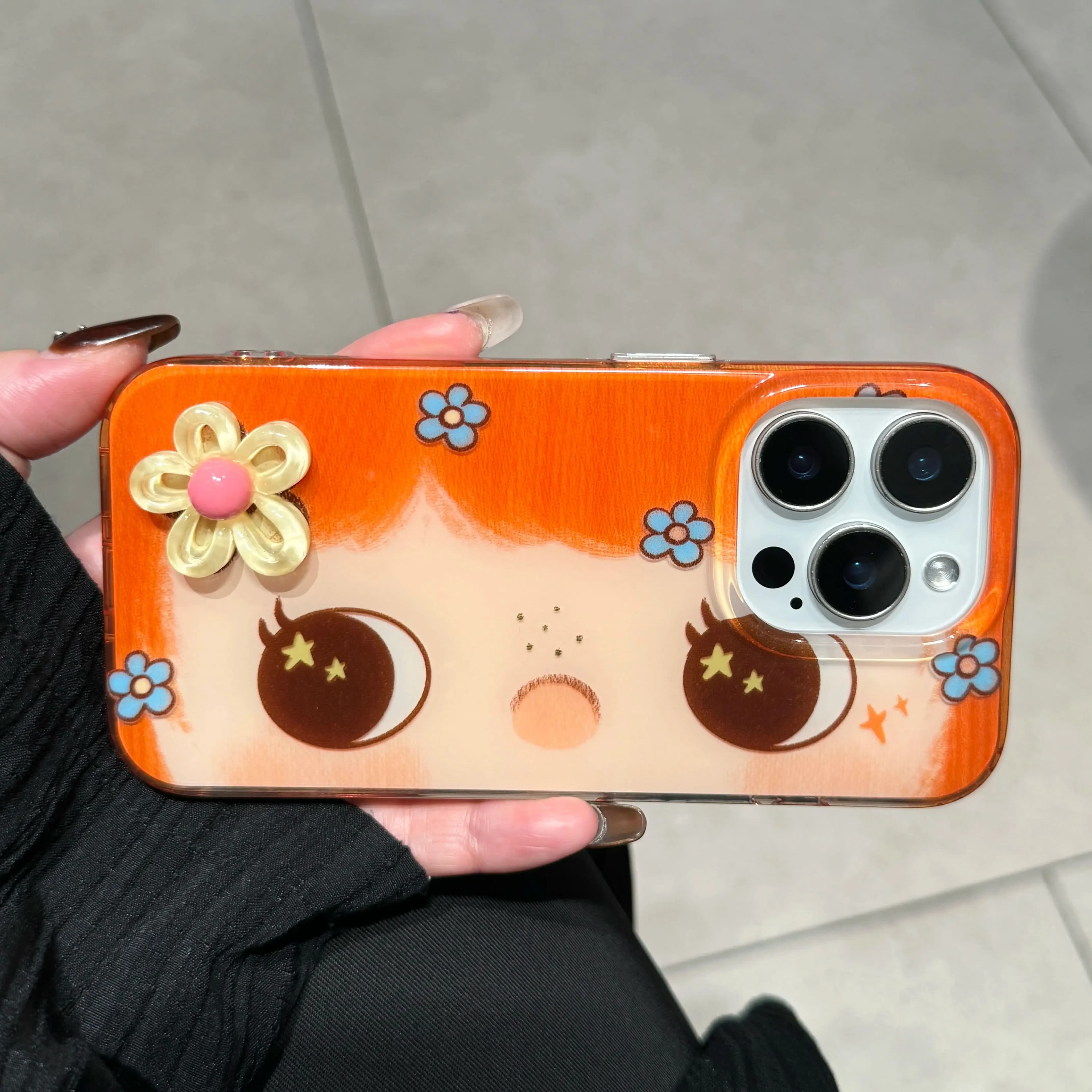 Cartoon INS Comic Orange Hair Girl 3D Flower Decor Custodia per telefono da sogno per iPhone 17 16 15 14 11 12 13 Pro Max Plus Cover posteriore