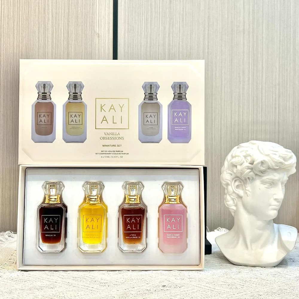KAYALI Set di 4 Mini Profumi da 10ml, Fragranze Vaniglia, Oud, Floreali, Fruttate, Orientali, Lunga Durata, Unisex, Eau De Parfum, Set da Viaggio di Lusso