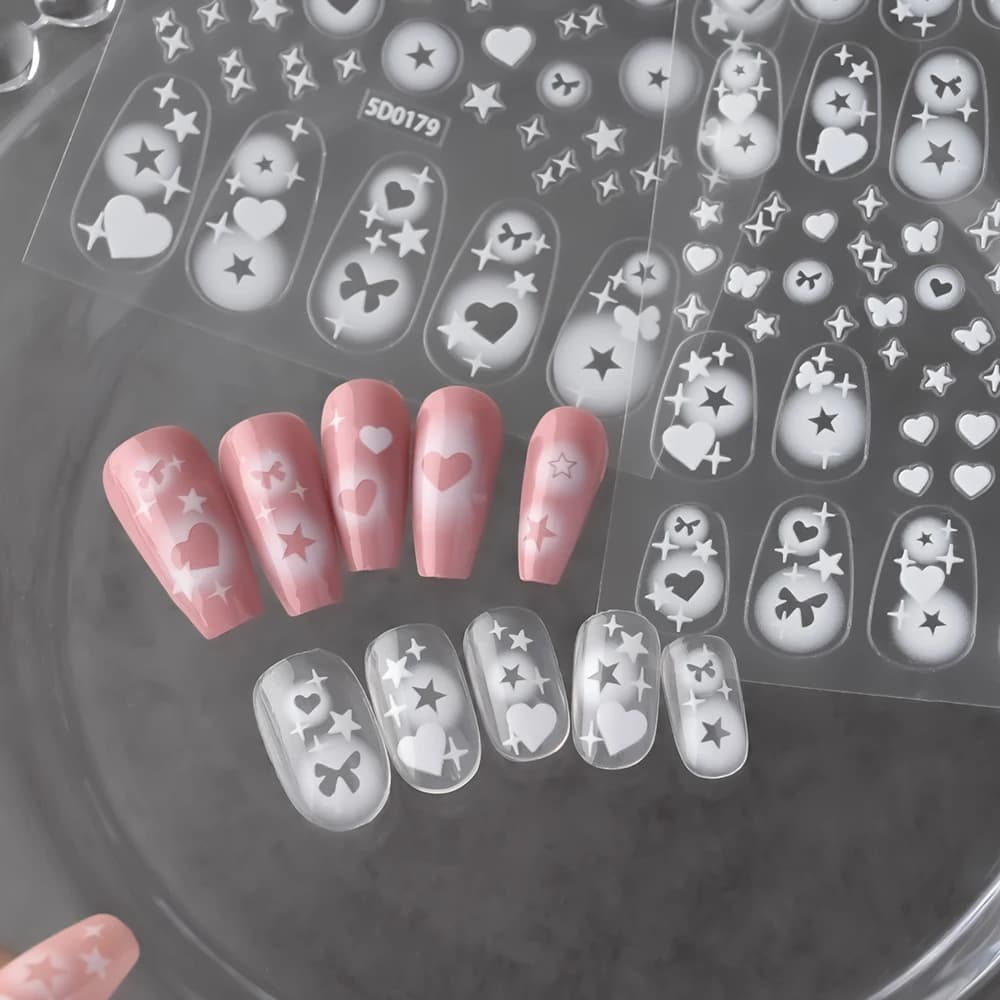 Adesivo per unghie con stella a forma di cuore cavo bianco Adesivo per decorazioni per unghie con farfalla traslucida sfumata bianca Decalcomania per manicure autoadesiva
