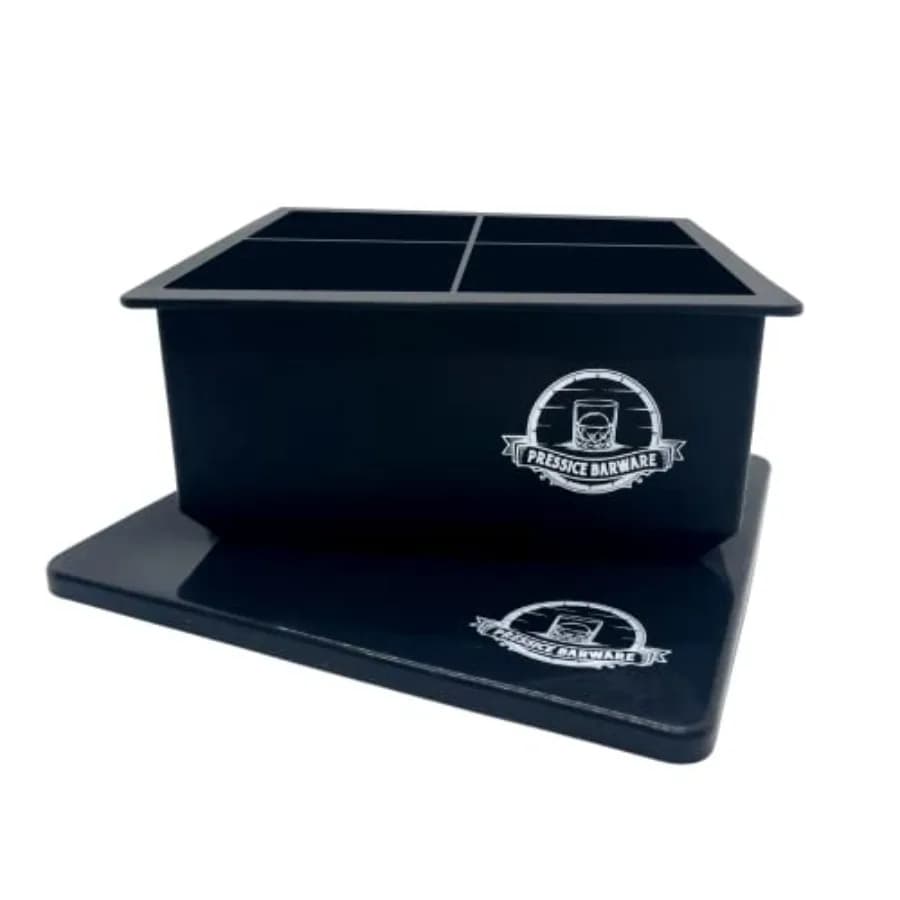 Stampo per cubetti Jumbo da 2,5" da utilizzare con presse per ghiaccio produce quattro cubi grandi da 2,5"