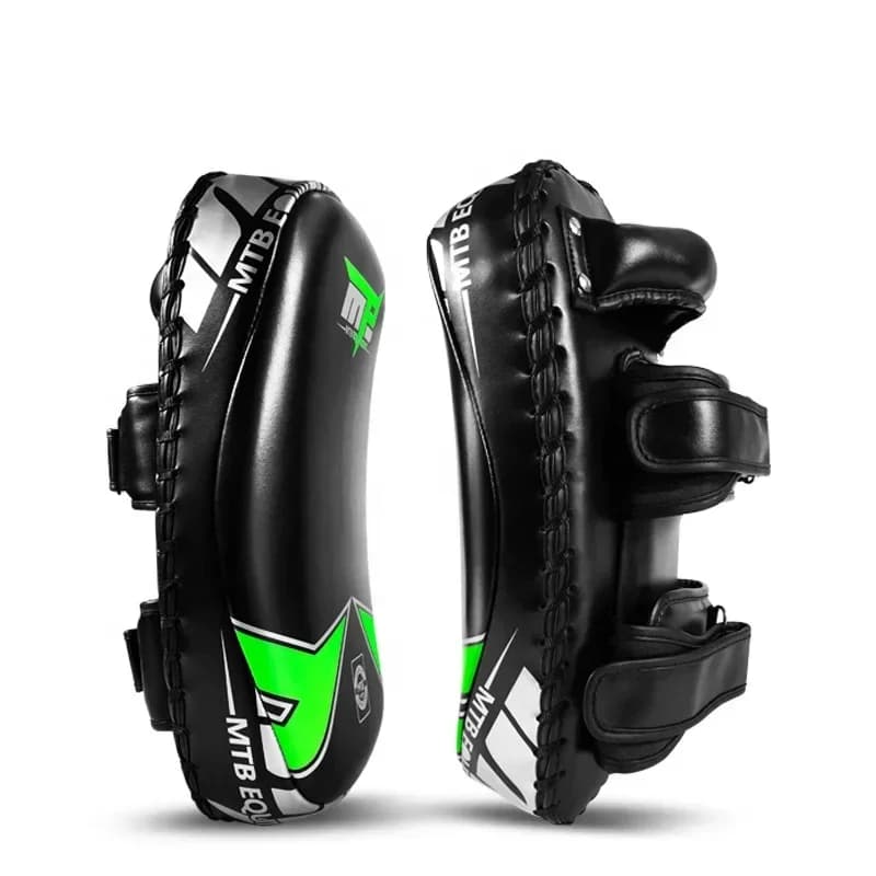 Boxing gloves with vintage Thai boxing bearings with custom print