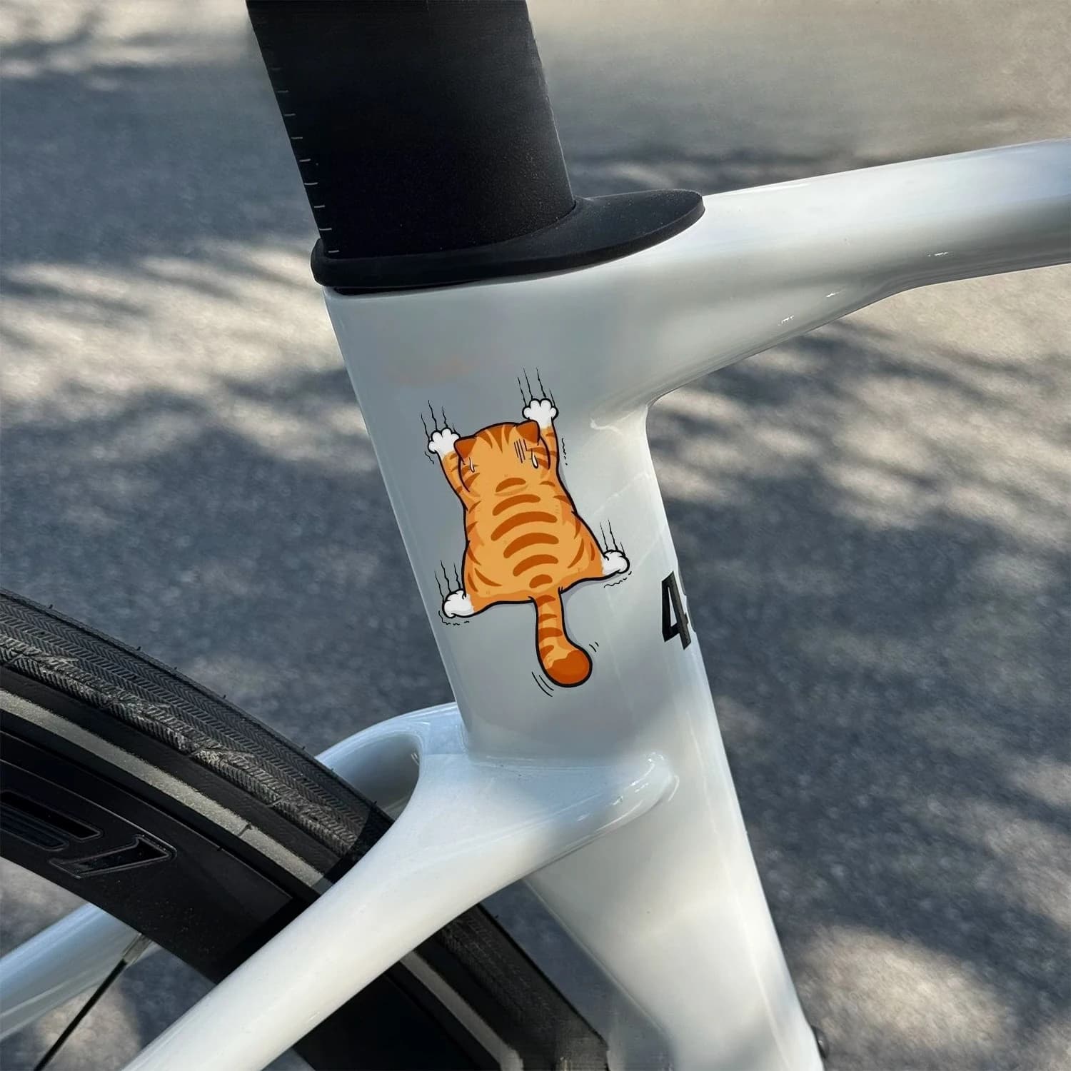 2 Pcs Funny Climbing Cat Stickers, Waterproof Decals for Bike Frame, Helmet & Laptop