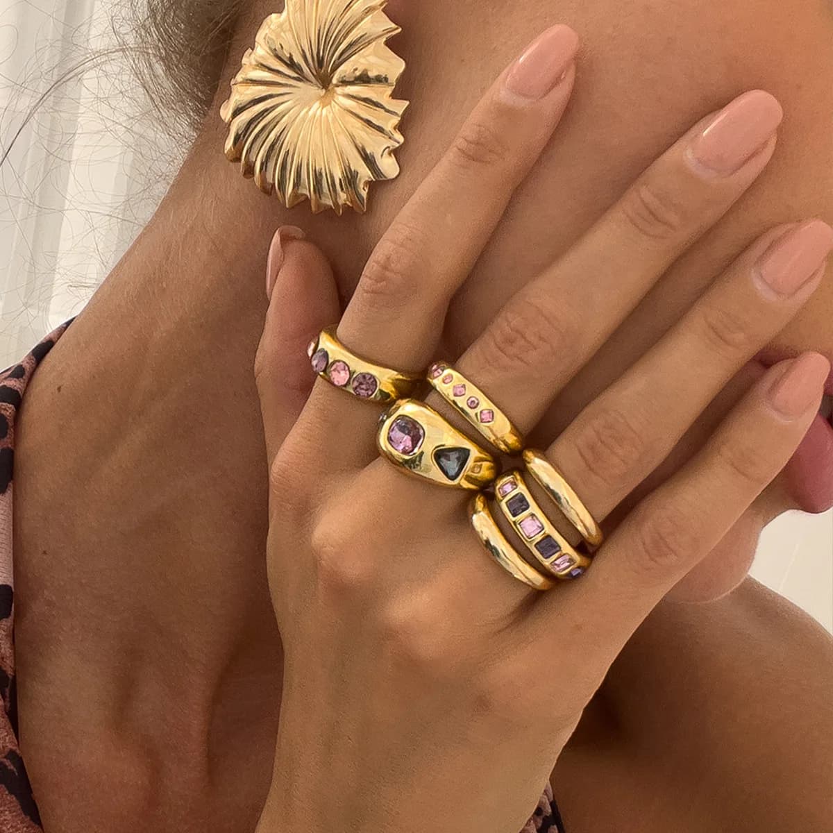 Set di anelli in oro per donna Anello in lega di strass moda Anello largo regolabile Regalo di gioielli estetici irregolari per occasioni speciali